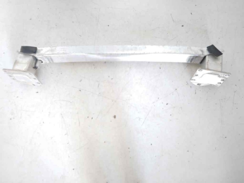 Recambio de refuerzo paragolpes delantero para peugeot 308 premium referencia OEM IAM CH684118608  