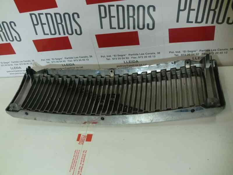 Recambio de rejilla delantera para volvo serie 460 1.6 cat referencia OEM IAM   32452