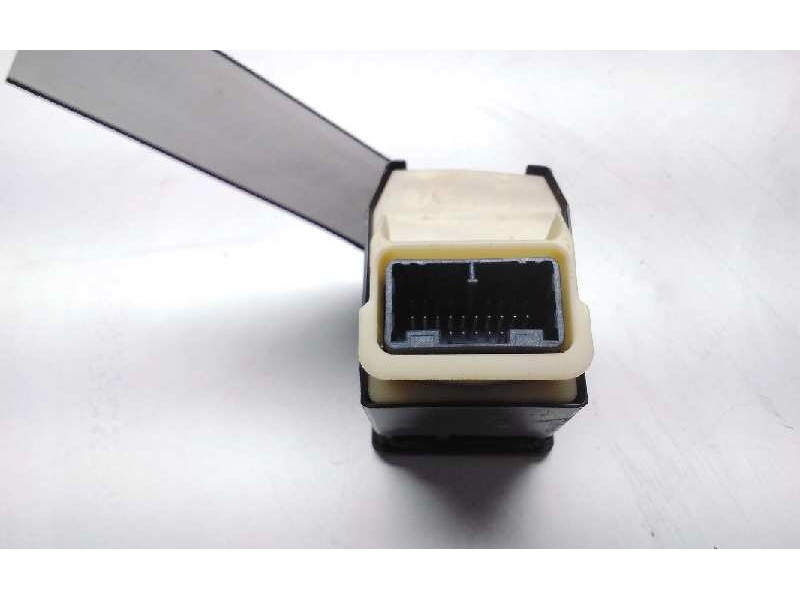 Recambio de mando retrovisor para toyota auris touring sports (e18) hybrid active referencia OEM IAM 183779  