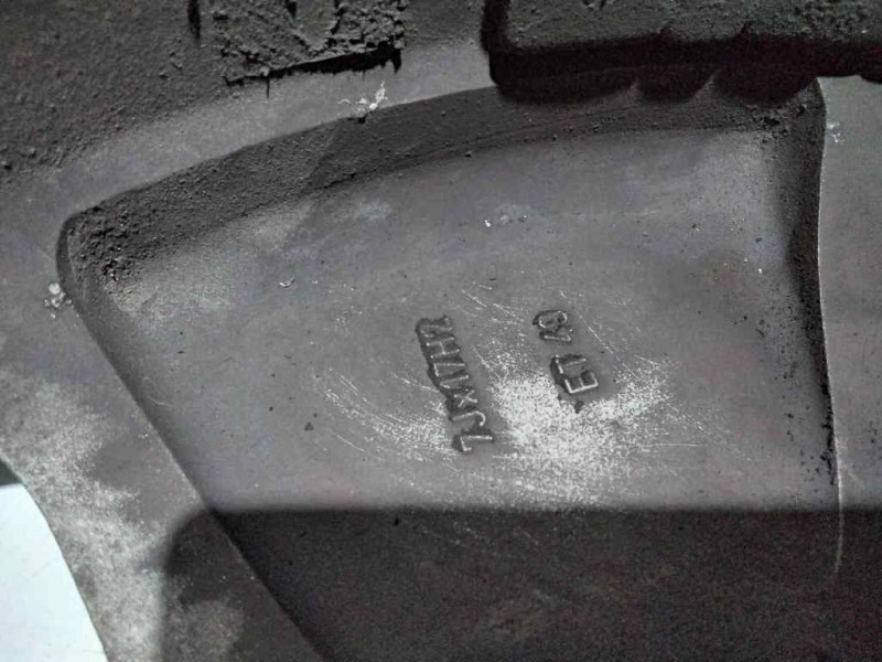 Recambio de llanta aluminio para saab 9-5 familiar 2.0 t vector referencia OEM IAM 175TORNILLOS ET49 