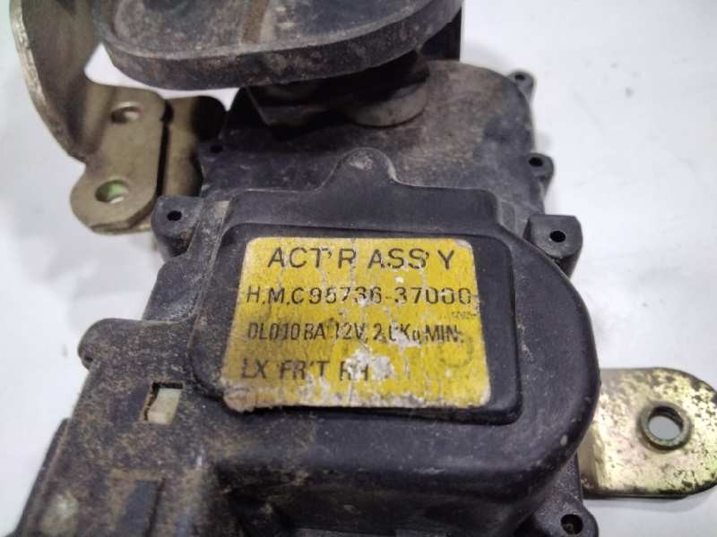 Recambio de cerradura puerta delantera derecha para hyundai sonata (y3) 2.0 16v gls dohc referencia OEM IAM 8132034012  