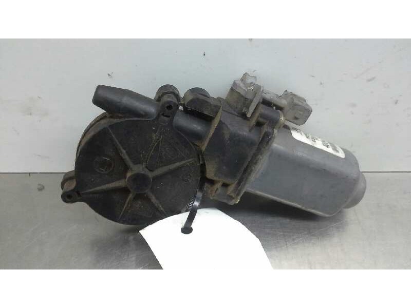Recambio de motor elevalunas delantero derecho para peugeot 106 (s1) referencia OEM IAM 400472T1  