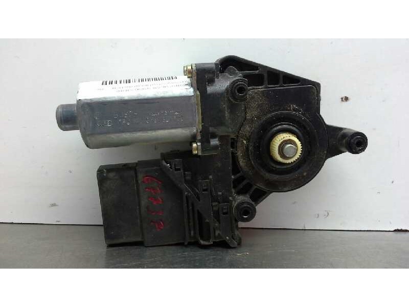 Recambio de motor elevalunas trasero derecho para volkswagen passat berlina (3b2) 1.9 tdi referencia OEM IAM 0130821696 ELEV.PTA