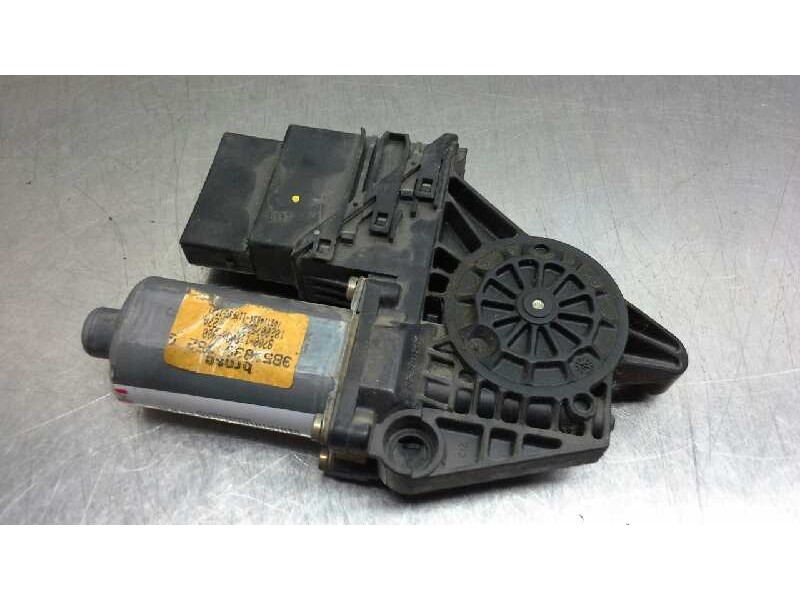 Recambio de motor elevalunas trasero derecho para volkswagen passat berlina (3b2) 1.9 tdi referencia OEM IAM 0130821696 ELEV.PTA
