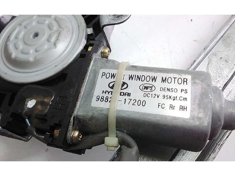 Recambio de elevalunas trasero derecho para hyundai matrix (fc) 1.5 crdi 16v gls referencia OEM IAM 9882017200  