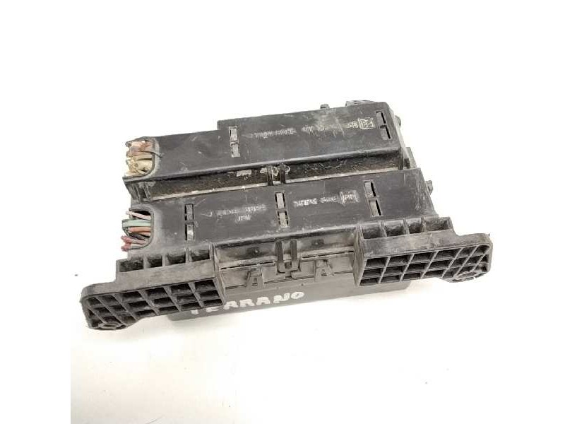 Recambio de caja fusibles para nissan terrano/terrano.ii (r20) s (3-ptas.) referencia OEM IAM 71543025 71543024 