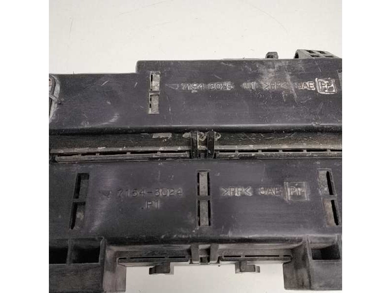 Recambio de caja fusibles para nissan terrano/terrano.ii (r20) s (3-ptas.) referencia OEM IAM 71543025 71543024 