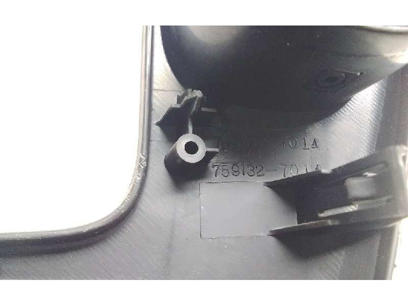 Recambio de consola central para toyota yaris verso (ncp2/nlp2) 1.5 linea luna referencia OEM IAM 7591227014  