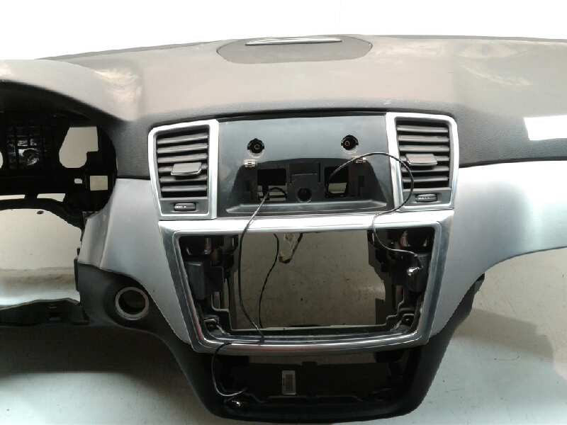 Recambio de salpicadero para mercedes clase m (w166) ml 350 cdi bluetec edition 1 (166.024) referencia OEM IAM A1665402313 A1666