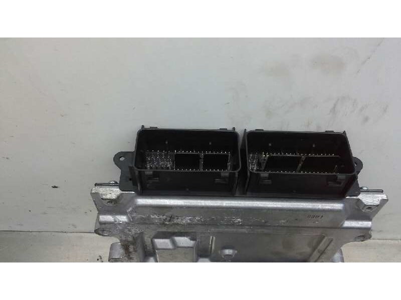 Recambio de centralita motor uce para volvo v40 kinetic referencia OEM IAM  137 