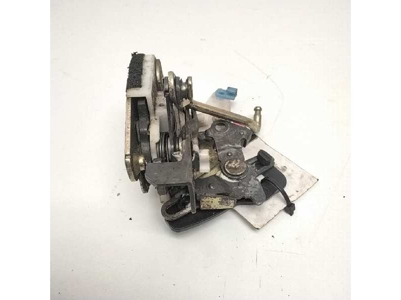 Recambio de cerradura puerta trasera derecha para hyundai accent (x3) 1.3 gls automático referencia OEM IAM   