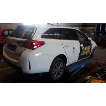 toyota auris touring sports (e18) del año 2015