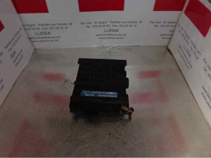 Recambio de centralita motor uce para mercedes clase c (w201) berlina e 190 (201.024) referencia OEM IAM 0280800100 0025453632 3