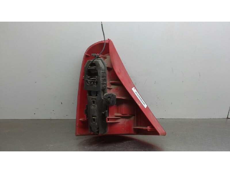Recambio de piloto trasero derecho para renault clio ii fase i (b/cbo) 1.2 referencia OEM IAM 7700410518  