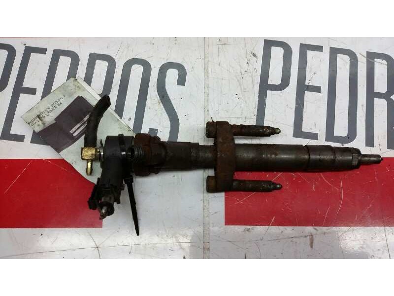 Recambio de inyector para opel movano (2004 =>) furgón medio techo elevado l2h2 3.5 t referencia OEM IAM 0445110141  