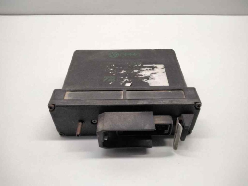 Recambio de centralita motor uce para volkswagen golf iii berlina (1h1) 2.0 referencia OEM IAM 811907384  35600