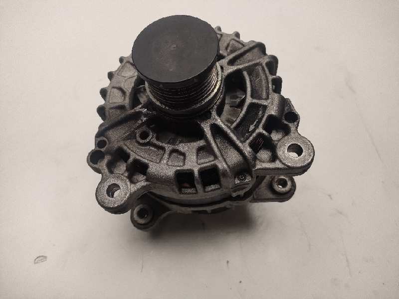 Recambio de alternador para volkswagen crafter kasten (sy) 2.0 tdi referencia OEM IAM 10111207159  