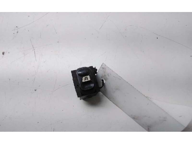 Recambio de mando elevalunas delantero izquierdo para citroen berlingo 1.6 16v sx plus familiar referencia OEM IAM   