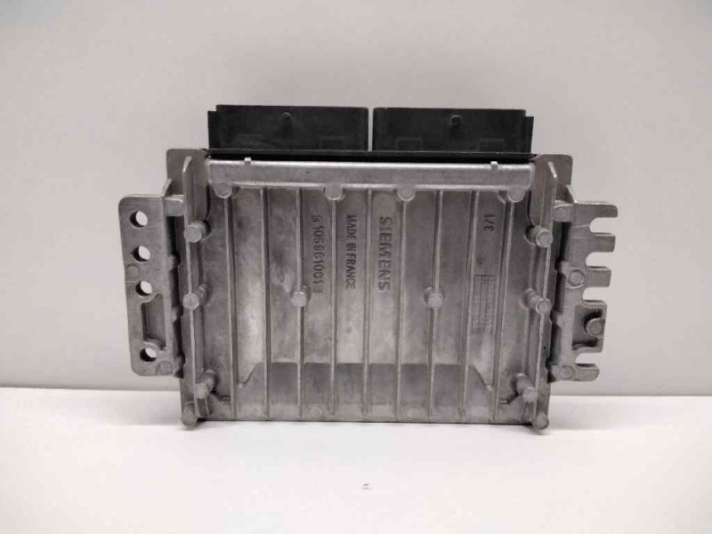 Recambio de centralita motor uce para renault megane i fase 2 classic (la..) 1.6 referencia OEM IAM 8200055730  