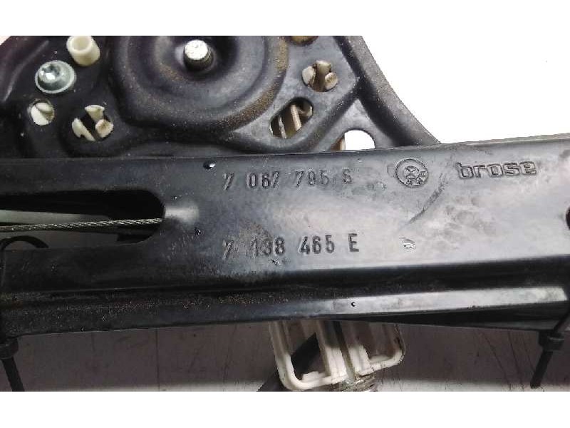 Recambio de elevalunas delantero izquierdo para bmw serie 1 berlina (e81/e87) 118d referencia OEM IAM 7138465E  