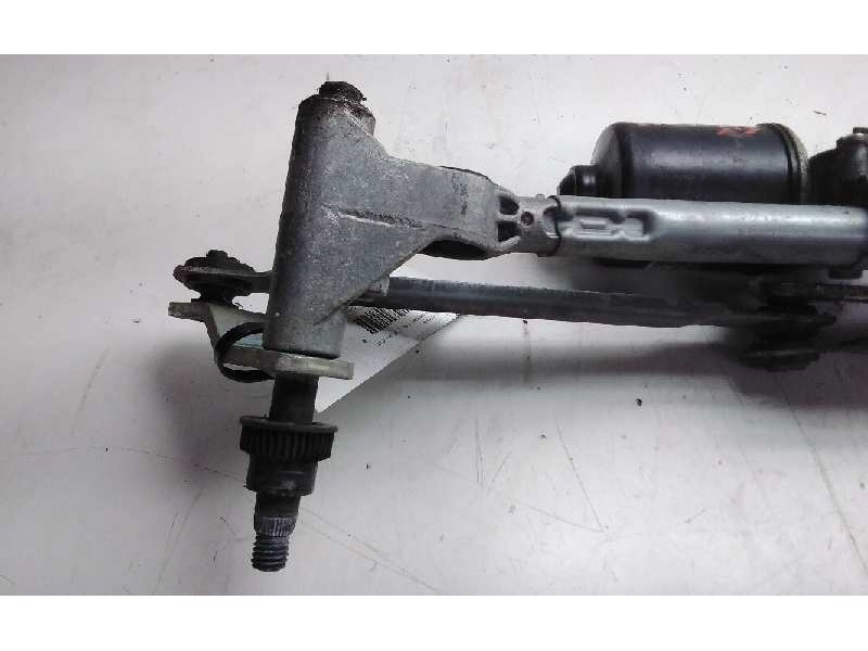 Recambio de motor limpia delantero para bmw serie 1 berlina (e81/e87) 118d referencia OEM IAM 692570601  