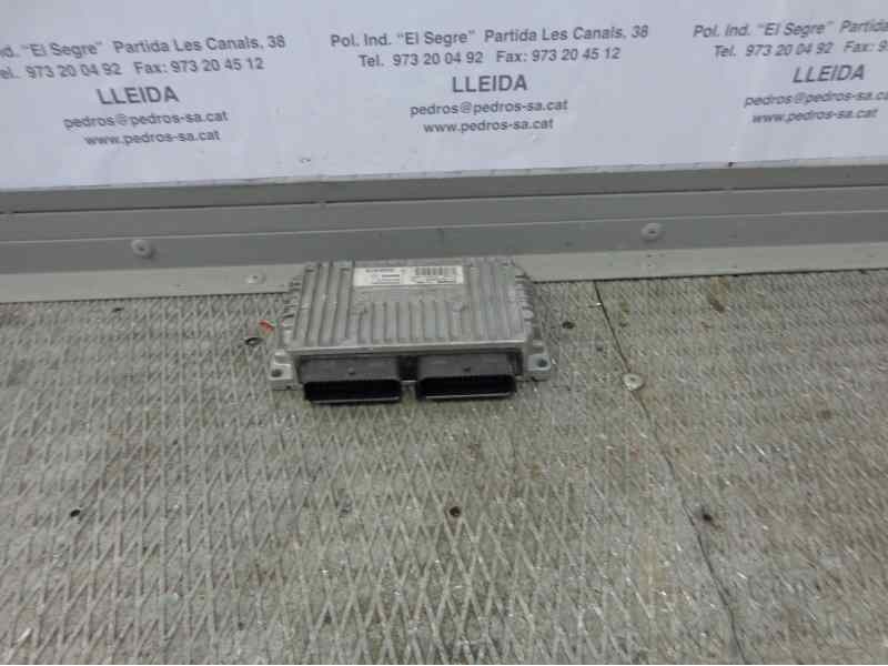 Recambio de centralita motor uce para renault clio ii fase ii (b/cb0) 1.4 16v referencia OEM IAM 2118037002 249 