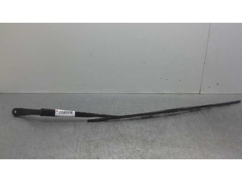Recambio de brazo limpia delantero izquierdo para nissan nv 400 referencia OEM IAM   