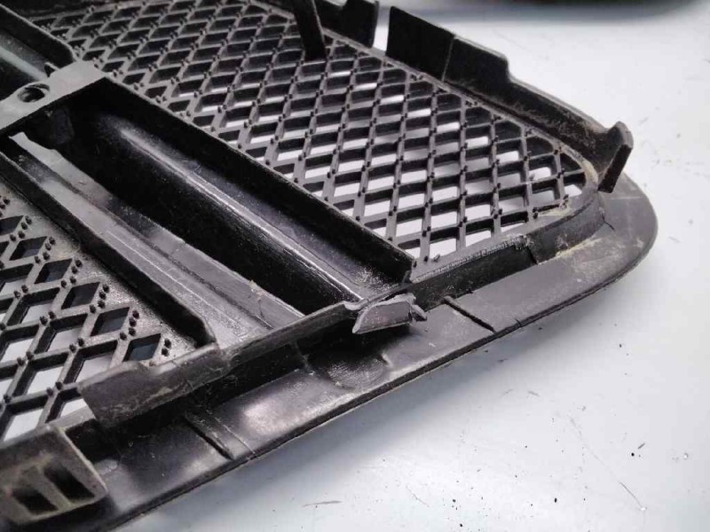 Recambio de rejilla delantera para mercedes clase m (w166) ml 350 cdi bluetec edition 1 (166.024) referencia OEM IAM A166880  