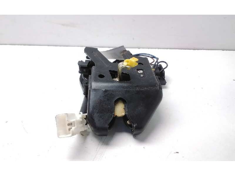 Recambio de cerradura maletero / porton para daewoo nubira berlina sx referencia OEM IAM 3H05  