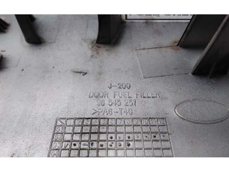 Recambio de tapa exterior combustible para daewoo nubira berlina sx referencia OEM IAM 96545251  