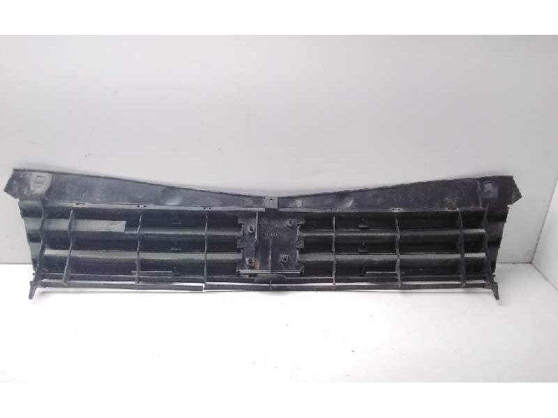 Recambio de rejilla delantera para peugeot 205 berlina 1.4 referencia OEM IAM 92253108580  