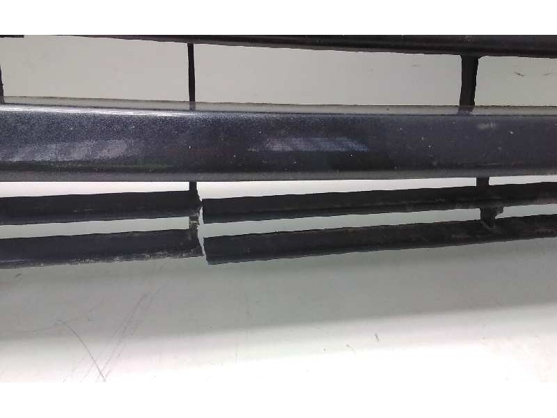Recambio de rejilla delantera para peugeot 205 berlina 1.4 referencia OEM IAM 92253108580  