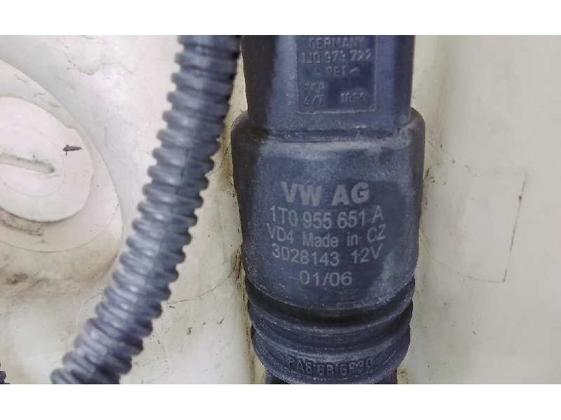 Recambio de deposito limpia para seat leon (1p1) open referencia OEM IAM 1T0955651A  