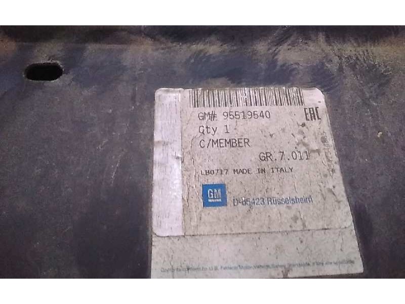 Recambio de refuerzo paragolpes delantero para opel combo d expression l1h1 referencia OEM IAM 95519540  