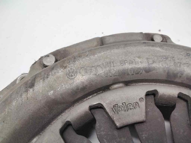 Recambio de prensa embrague para volkswagen polo berlina (6n1) 1.0 referencia OEM IAM 052141025  
