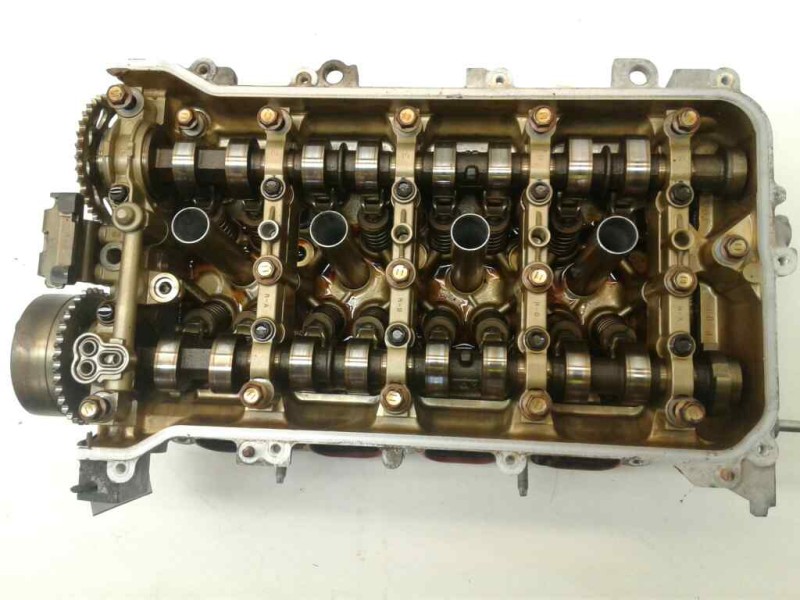 Recambio de culata para toyota auris touring sports (e18) hybrid active referencia OEM IAM 1213108147  