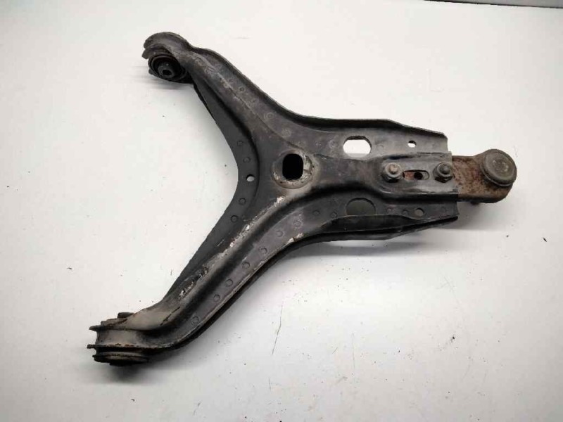 Recambio de brazo suspension inferior delantero izquierdo para audi 80/90 (893) 2.2 referencia OEM IAM   38714