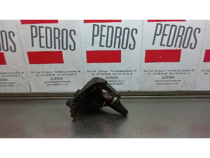 Recambio de soporte bomba inyeccion para nissan serena (c23m) 2.3 diesel referencia OEM IAM 16812D9701  