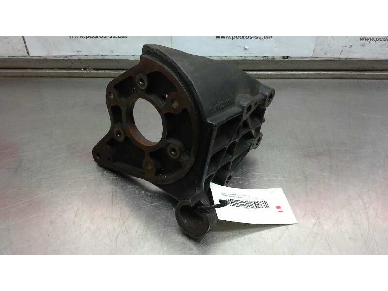 Recambio de soporte bomba inyeccion para nissan serena (c23m) 2.3 diesel referencia OEM IAM 16812D9701  