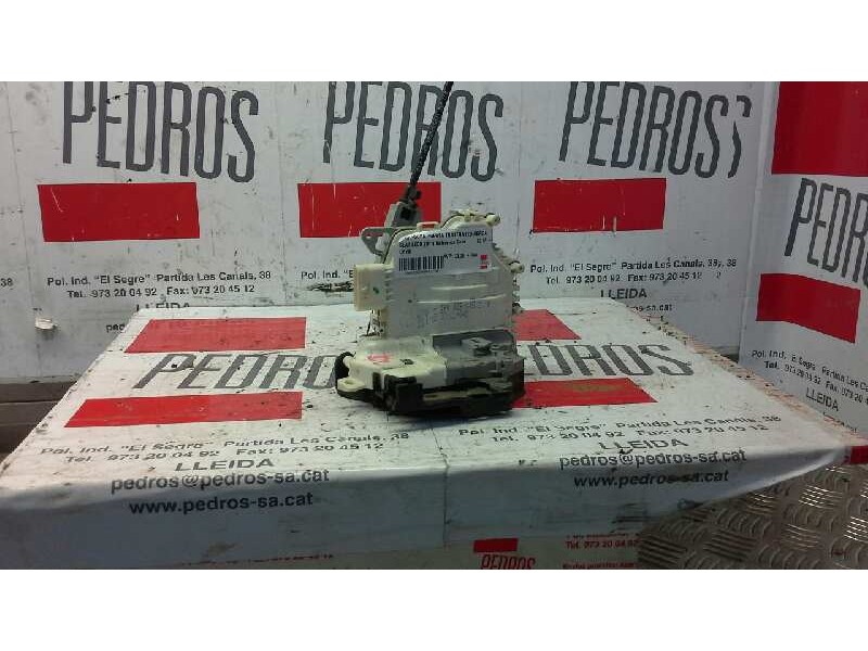 Recambio de cerradura puerta trasera izquierda para seat leon (1p1) 1.6 tdi referencia OEM IAM   