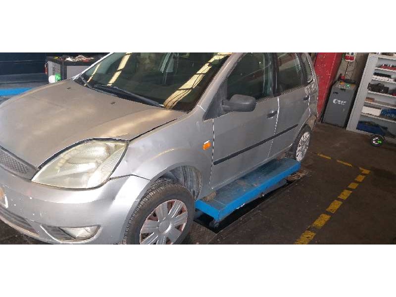 ford fiesta (cbk) del año 2004