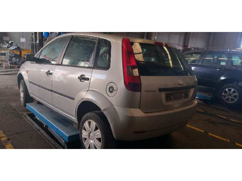 ford fiesta (cbk) del año 2004