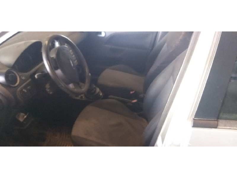 ford fiesta (cbk) del año 2004