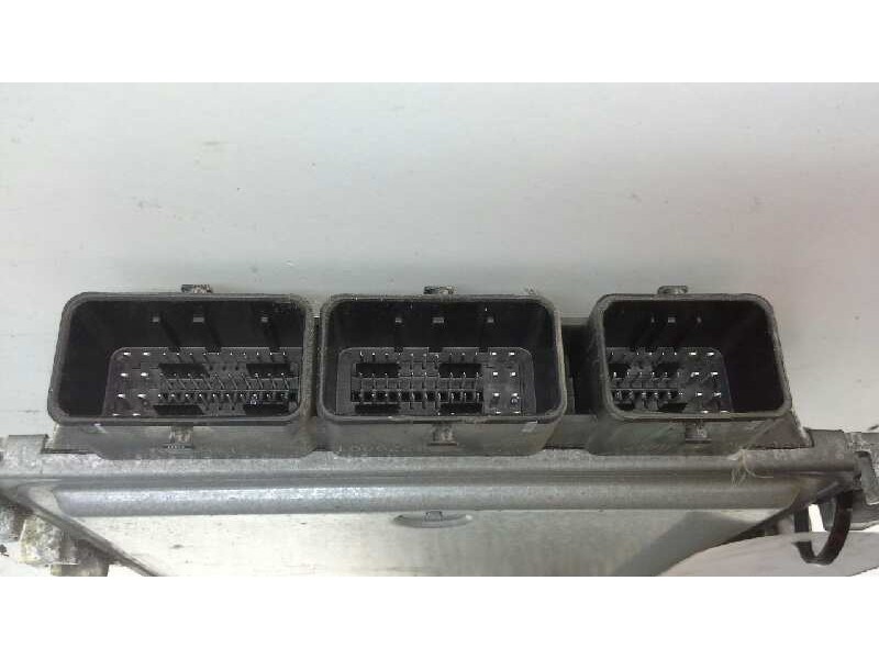 Recambio de centralita motor uce para renault megane ii berlina 5p 1.5 dci diesel referencia OEM IAM 8200766462 199 