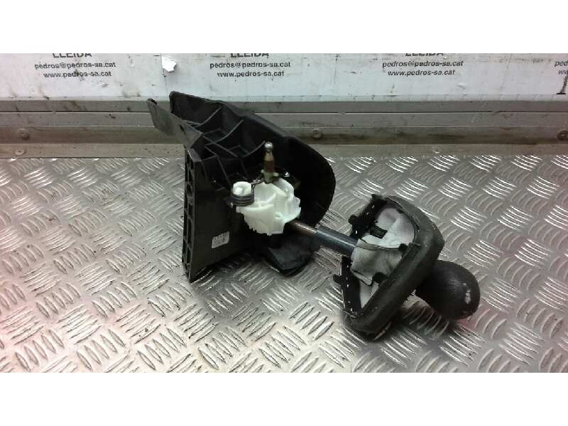 Recambio de palanca cambio para opel movano b kasten/combi gka l2h3 3,5t referencia OEM IAM 8200744935  
