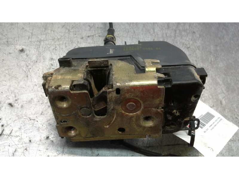 Recambio de cerradura puerta trasera derecha para renault scenic ii confort dynamique referencia OEM IAM 8200119332  