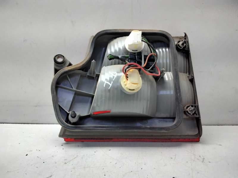 Recambio de piloto trasero izquierdo porton para saab 9-5 familiar 2.0 t vector referencia OEM IAM 5142278  