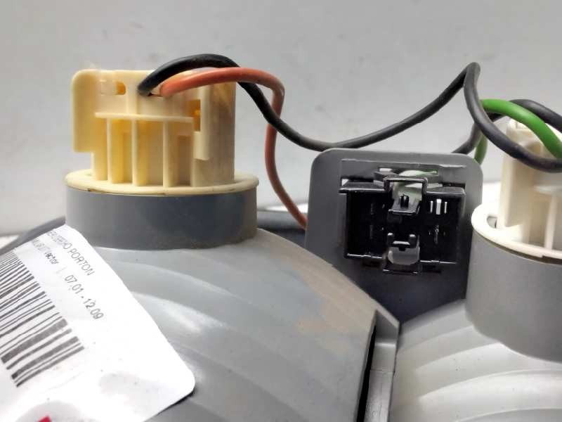 Recambio de piloto trasero derecho porton para saab 9-5 familiar 2.0 t vector referencia OEM IAM 5142286  