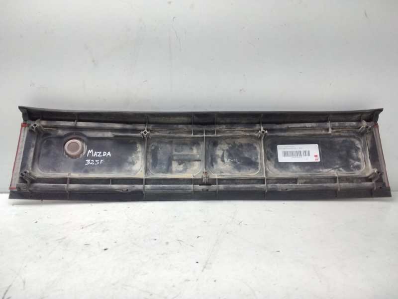 Recambio de piloto trasero central para mazda 323 berlina (bg) glx referencia OEM IAM 0674434  