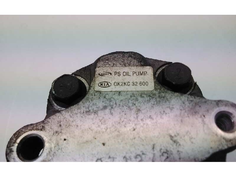 Recambio de bomba direccion para kia carens 2.0 crdi ex monovolumen referencia OEM IAM 0K2KC32600  